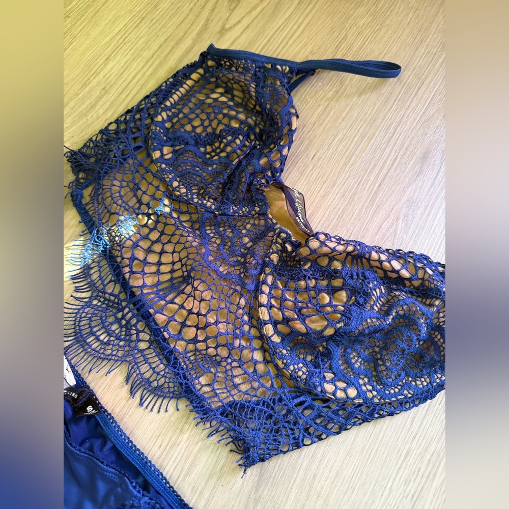 For love and lemons skivvies Bralette and undies lingerie size small - Picture 5 of 13